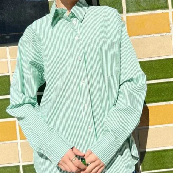 Annie Button Up in Kelly Stripe VENDOR LISA SAYS GAH - Oversized - Picture 1 of 2